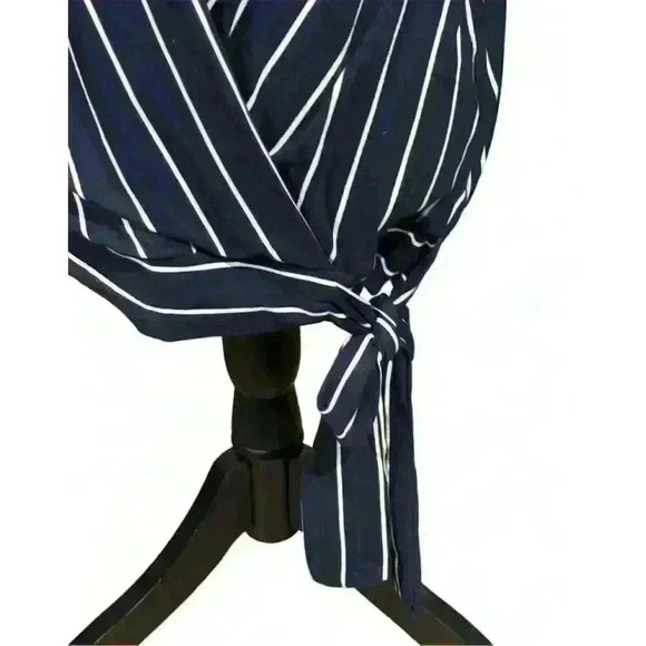 Women's Blue Striped V-Neck Wrap Blouse 3/4 Sleeve Size Large - Picture 3 of 5